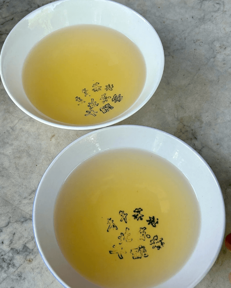 大碗茶── 北京路地裏の憩い、素朴な一碗に宿る市井の味