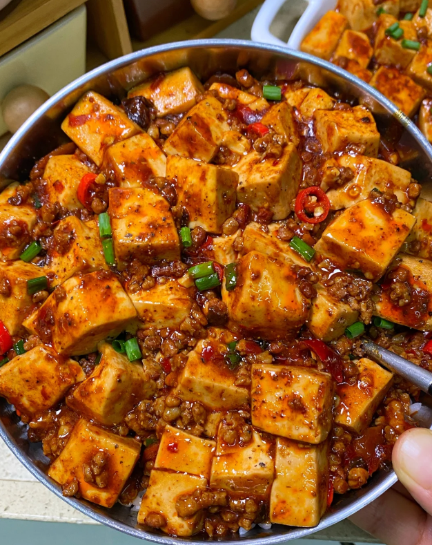 四川発祥の麻辣豆腐料理 麻婆豆腐（マーボードウフ）