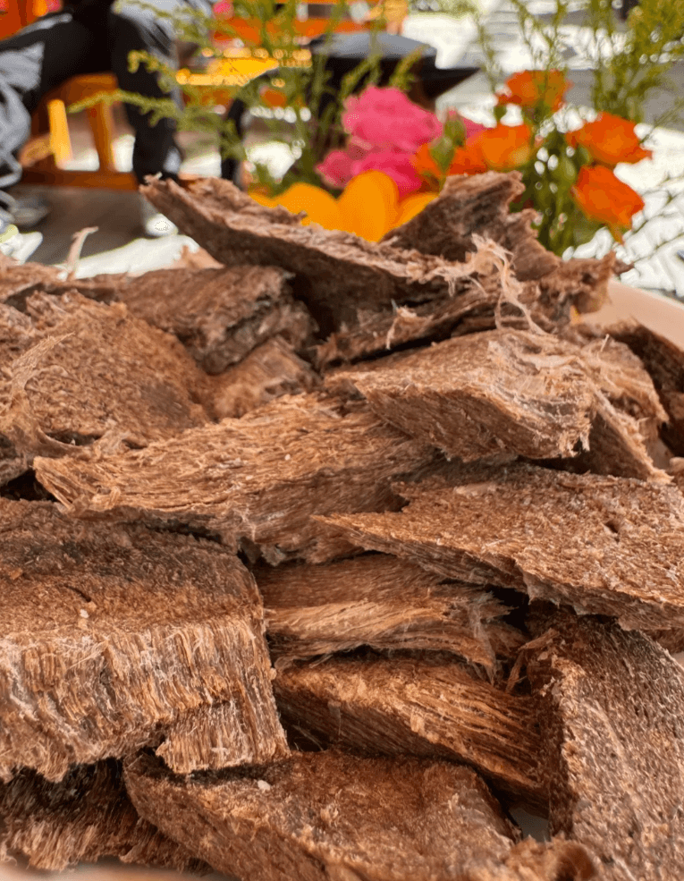 四川の高原グルメ「牦牛肉干」 ──標高3000メートルが育んだ、歯ごたえ抜群のビーフジャーキー