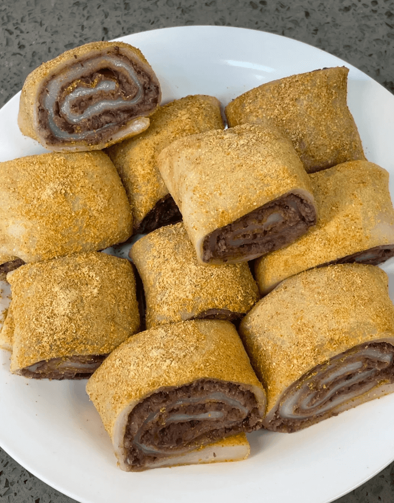 北京の伝統スイーツ「驢打滾」 ──きな粉が香る、モチモチ食感の老北京おはぎ