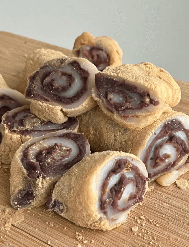 北京の伝統スイーツ「驢打滾」 ──きな粉が香る、モチモチ食感の老北京おはぎ