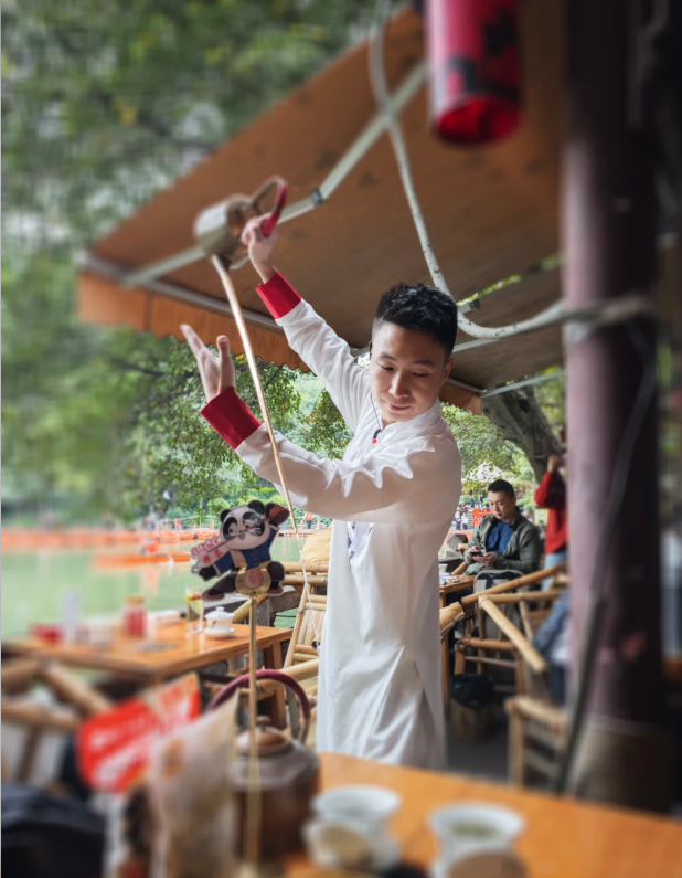 成都・鶴鳴茶社（かくめいちゃしゃ） ──時が止まったかのような、成都のんびり「慢生活」体験