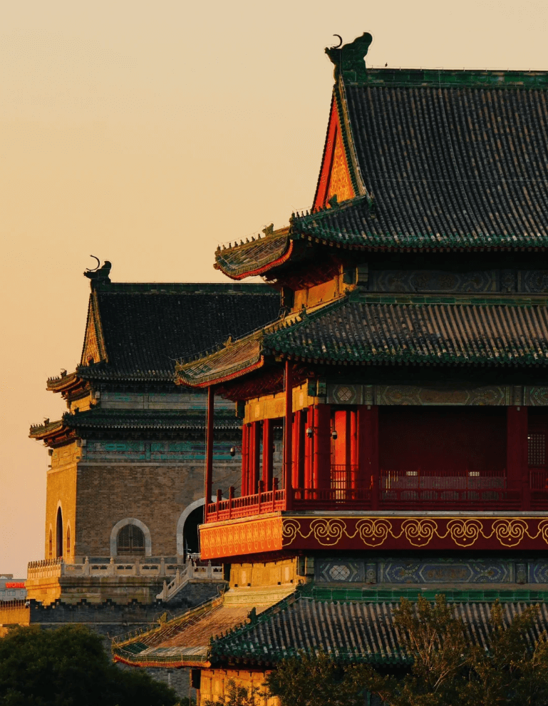 北京・鼓楼と鐘楼 ── 時を刻む双子の楼閣！古都の時間と空間を体感する至高の眺望