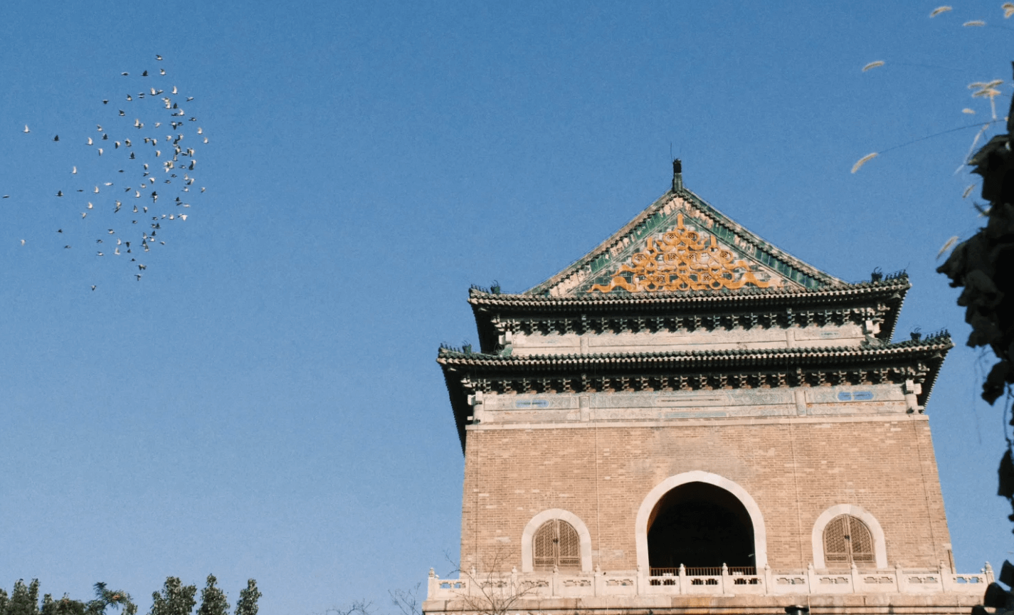 北京・鼓楼と鐘楼 ── 時を刻む双子の楼閣！古都の時間と空間を体感する至高の眺望