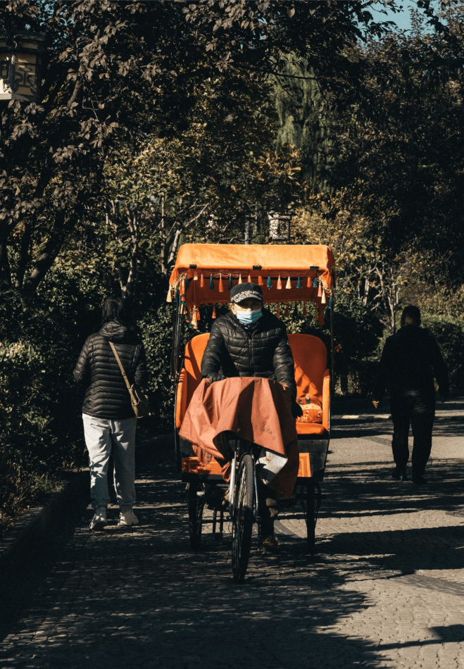 北京・胡同三輪車の旅 ── 路地裏を巡る！老北京の日常風景に出会う小さな旅