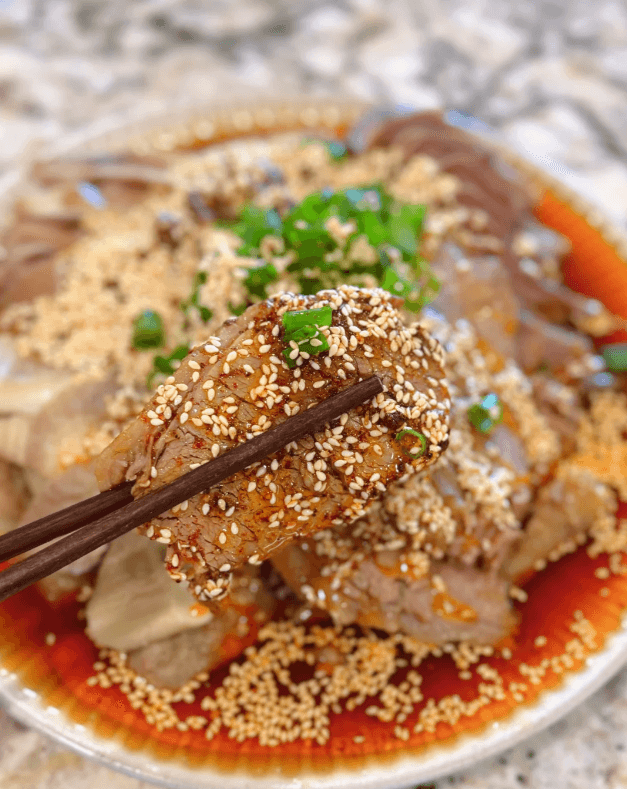 成都・夫妻肺片 ──愛が紡いだ屋台の逸品、四川料理を代表する前菜