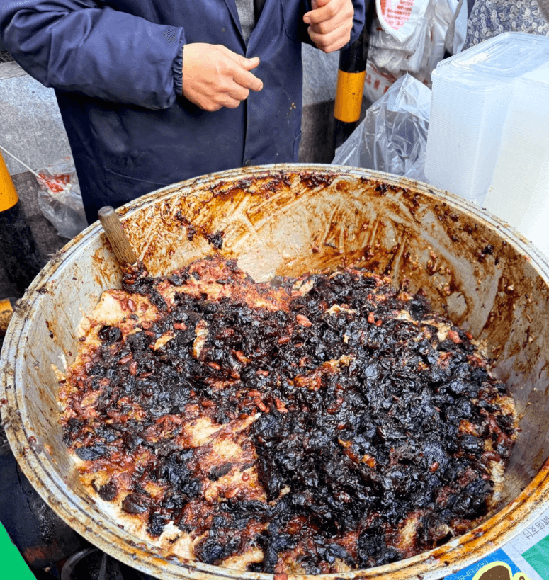 西安・甑糕── 三千年の歴史が薫る、糯米と棗の甘美なるハーモニー