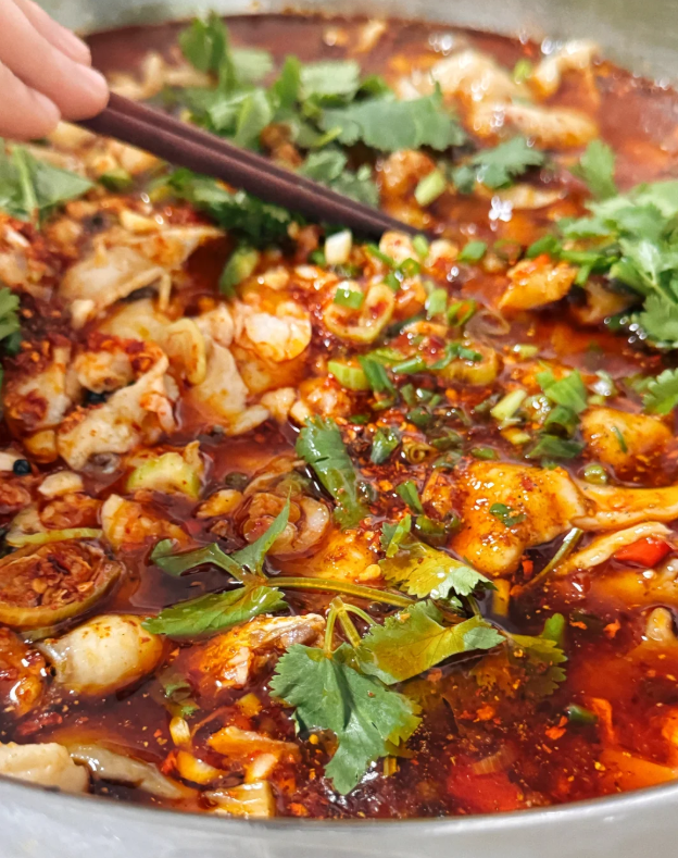 成都・水煮魚（スイズーユー） ──極上の麻辣が奏でる、熱き魂の魚料理