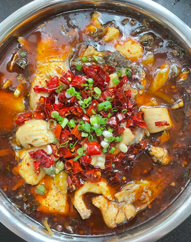 成都・水煮魚（スイズーユー） ──極上の麻辣が奏でる、熱き魂の魚料理