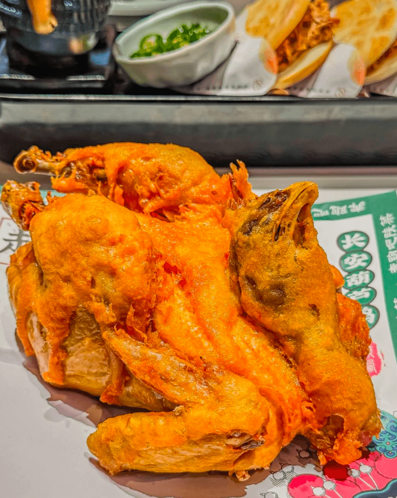 西安・葫芦鸡── 唐の宮廷から受け継がれた、外はカリッ中はとろける銘菓鶏 