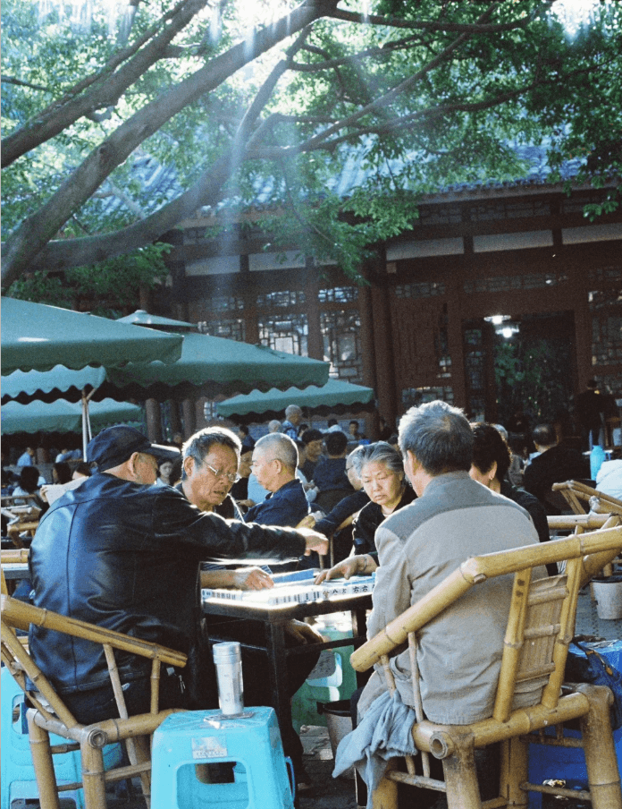 四川・麻雀 ── パリパリと響く牌の音！四川の日常に溶け込む卓上交流術 