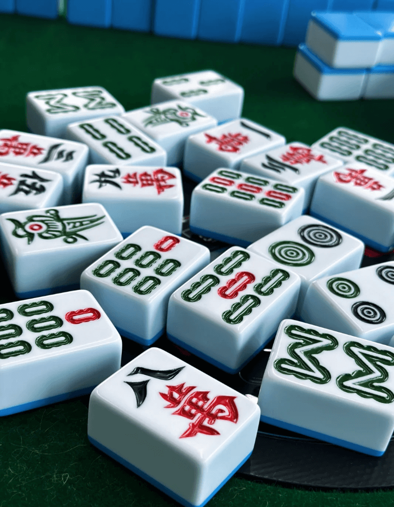 四川・麻雀 ── パリパリと響く牌の音！四川の日常に溶け込む卓上交流術 