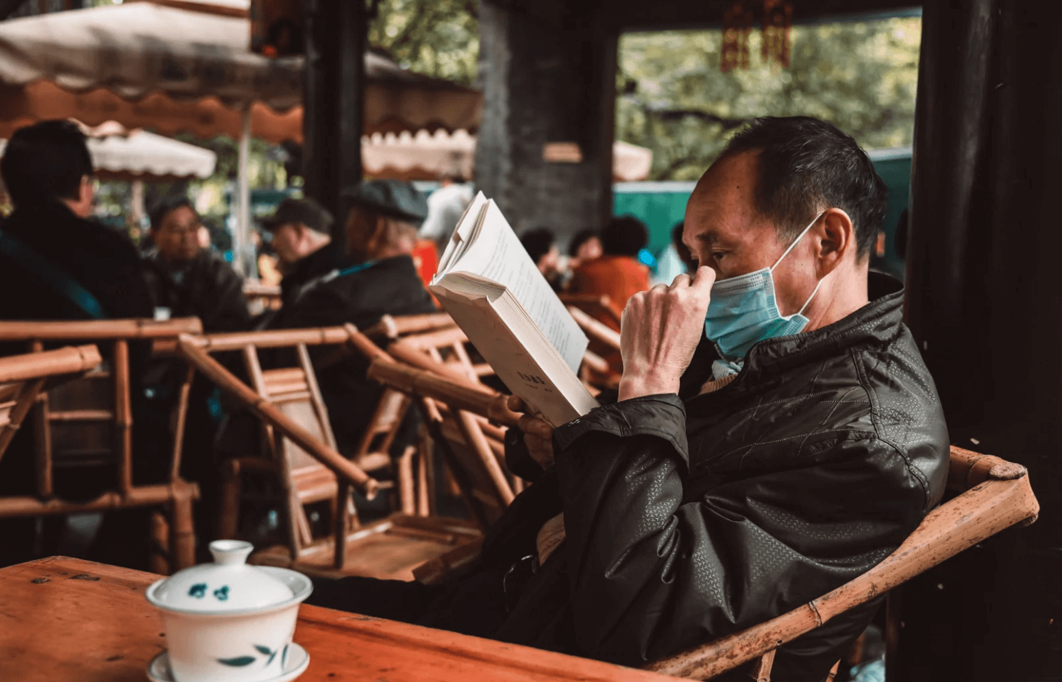 四川・蓋碗茶 ── 三つ揃ってこそのくつろぎ！四川流お茶の楽しみ方 