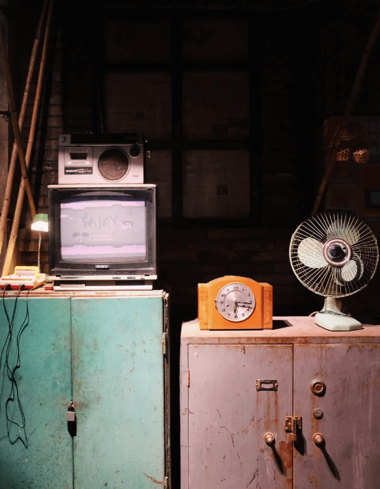 北京の昔ながらの駄菓子屋・桃酥・牛舌餅・レトロ看板・温かい雰囲気