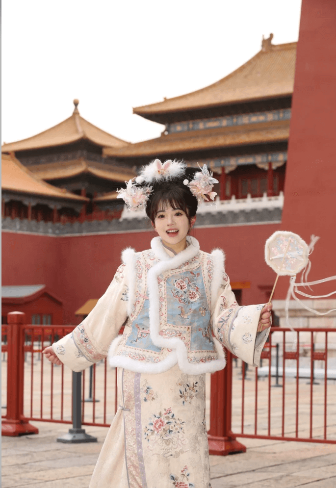 北京・宮廷衣装体験 ── 清朝の王女に！紫禁城で味わう格格（ゲゲ）変身体験 