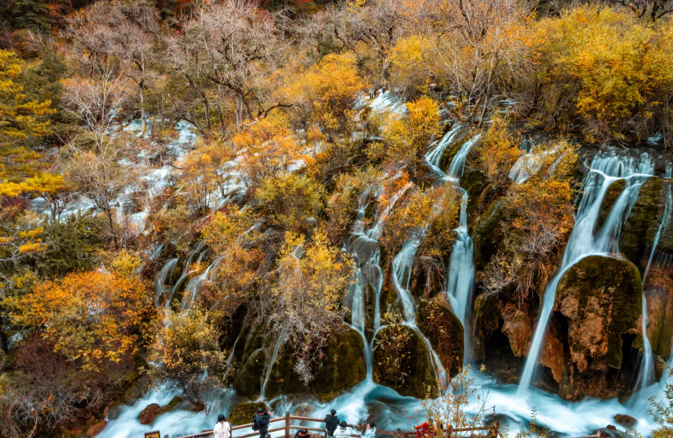 クラシック九寨溝 1日/2日観光ツアー
