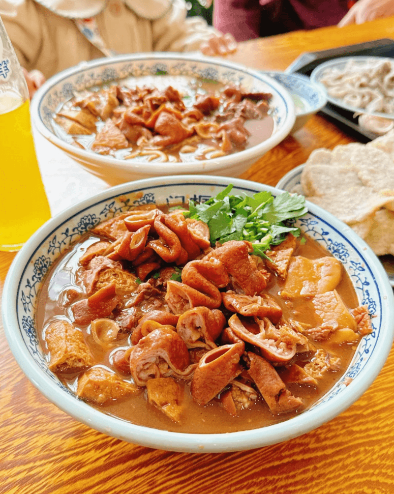 北京の隠れた名物「卤煮」 ──濃厚なスープに込められた、北京庶民の魂の味