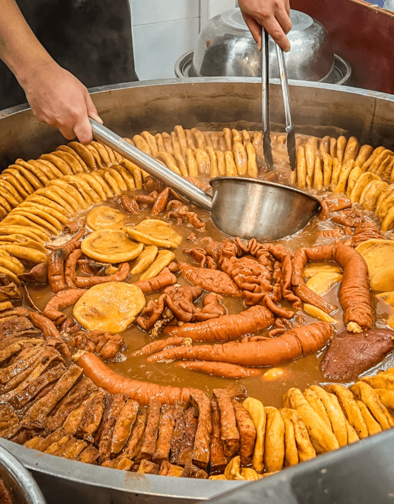 北京の隠れた名物「卤煮」 ──濃厚なスープに込められた、北京庶民の魂の味