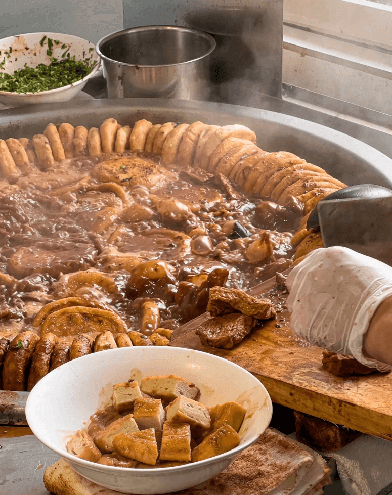 北京の隠れた名物「卤煮」 ──濃厚なスープに込められた、北京庶民の魂の味