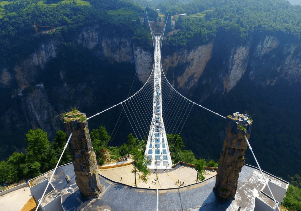 張家界大峡谷：万丈の絶壁の上で、清らかな碧水と出会う
