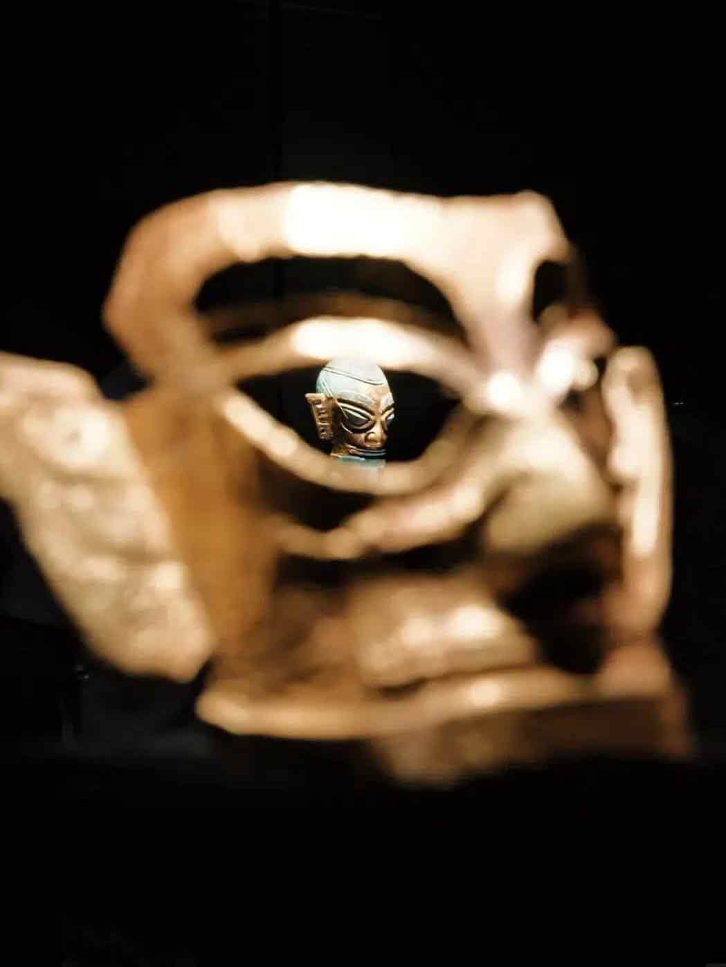 三星堆博物館を代表する古代蜀文明の黄金仮面