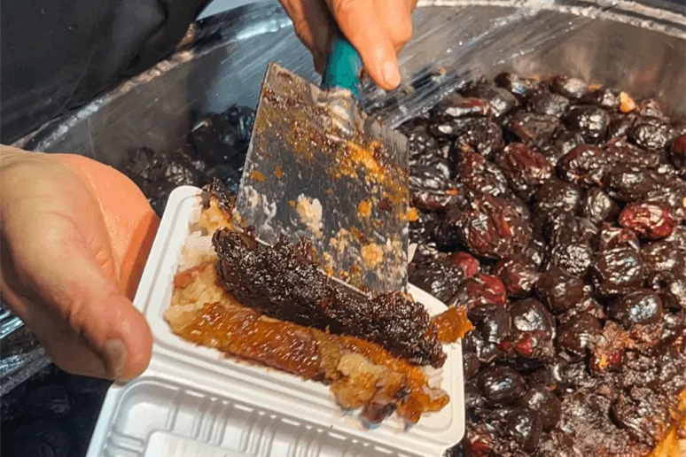 西安・甑糕── 三千年の歴史が薫る、糯米と棗の甘美なるハーモニー