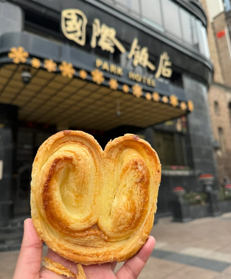 上海の定番おやつ「蝴蝶酥（フーティエスー）」 ──蝶々の形が可愛い、サクサクバター香る上海スタイルクッキー