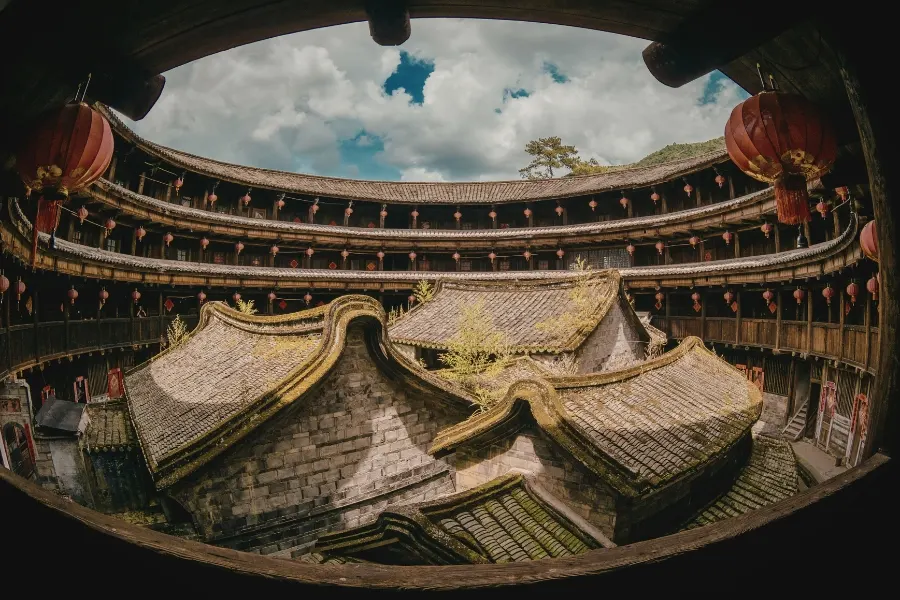 福建土楼の中庭 共同生活を支える空間構成