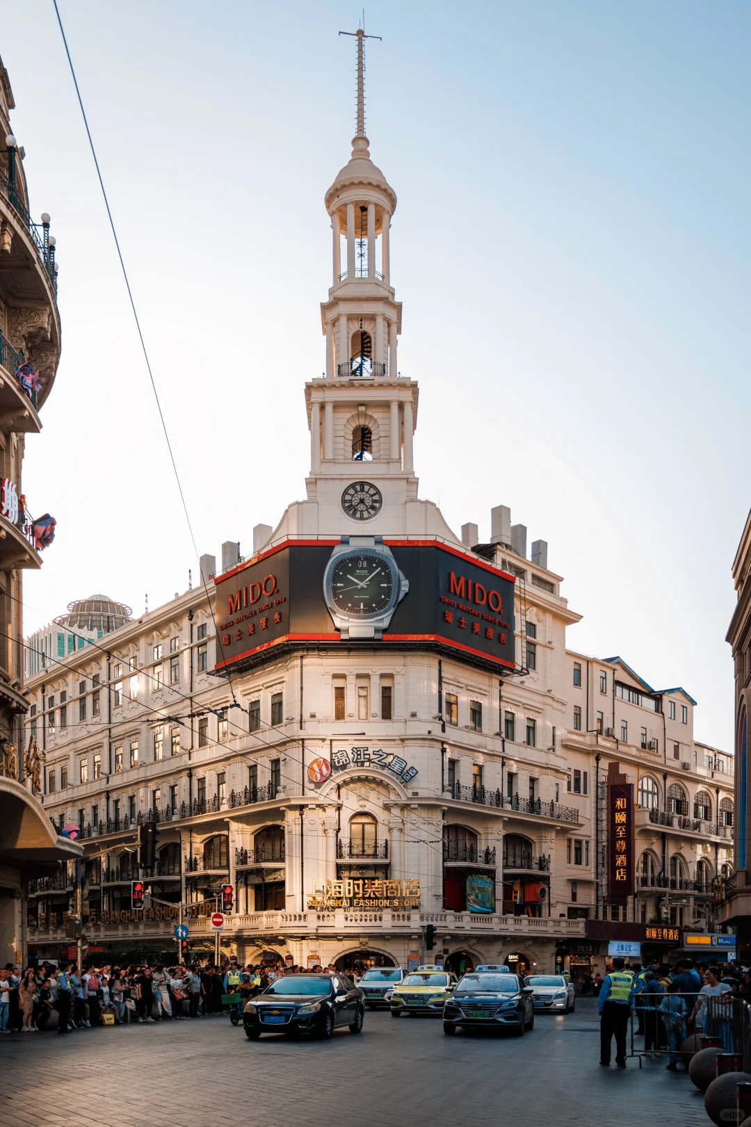 上海南京路步行街 ──上海の「ショッピング王国」を歩く、過去と現在を行き交う旅