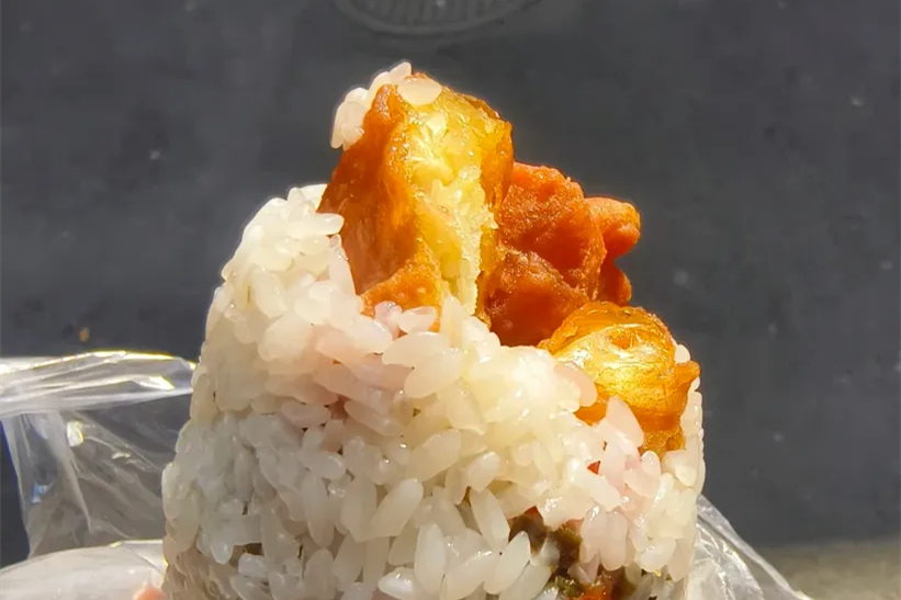 上海の朝食の定番「粢饭团（ツーファントゥアン）」 ──もち米で包んだホットな上海スタイルおにぎり