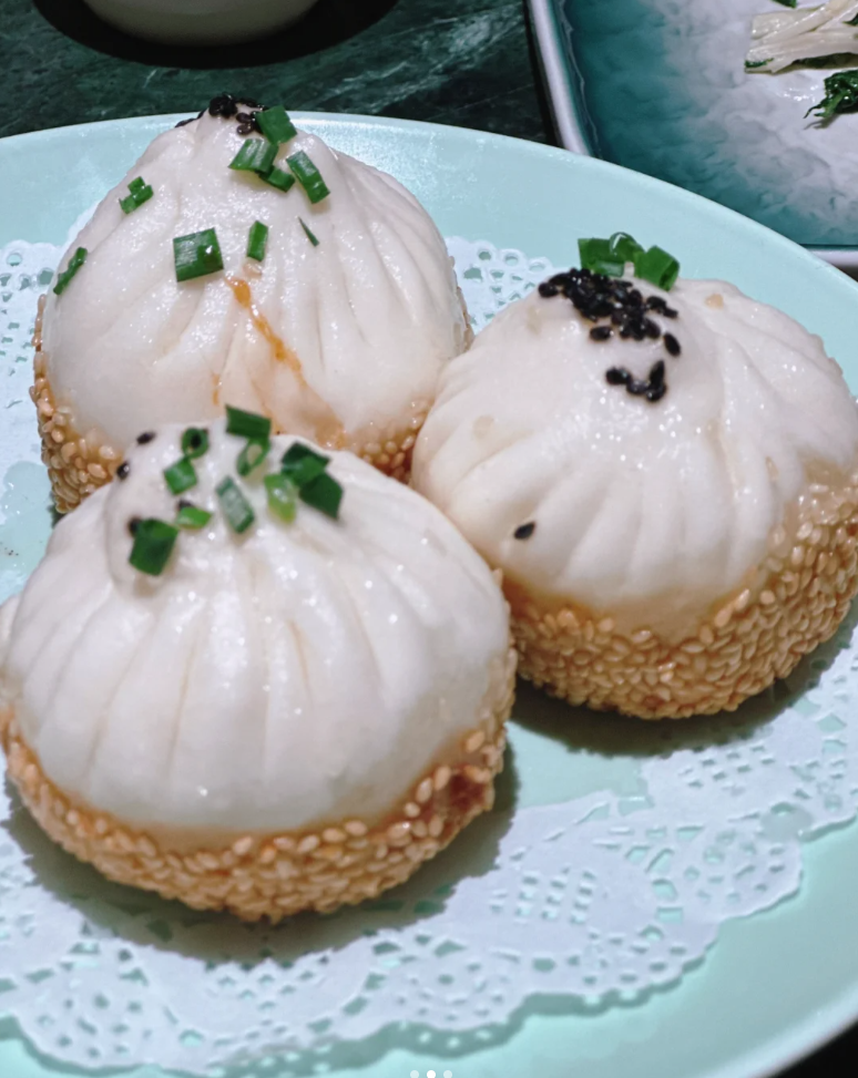 上海のソウルフード「生煎饅頭（シェンジェン マントウ）」 ──パリッとジューシー！街角で楽しむ小籠包の親戚