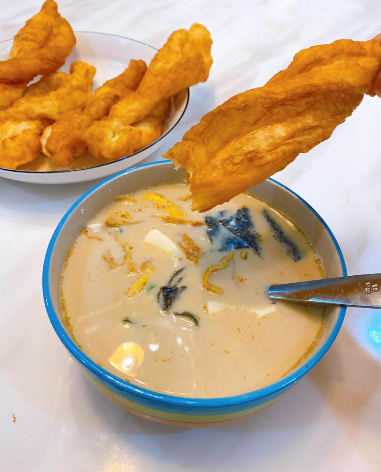 上海の朝食名物「鹹豆漿（シェンドウジャン）」 ──豆乳が変わる、驚きの一杯。上海スタイル朝食の真髄