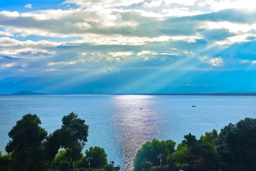 洞庭湖（中国最大級の淡水湖）と岳陽楼の位置関係