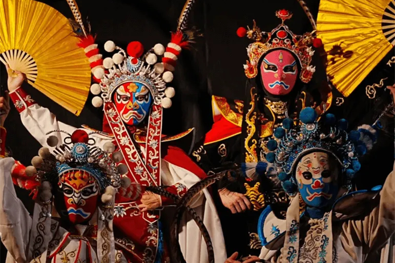 四川・変面 ── 一瞬で変わる仮面！川劇が生んだ魔法のような伝統芸能 