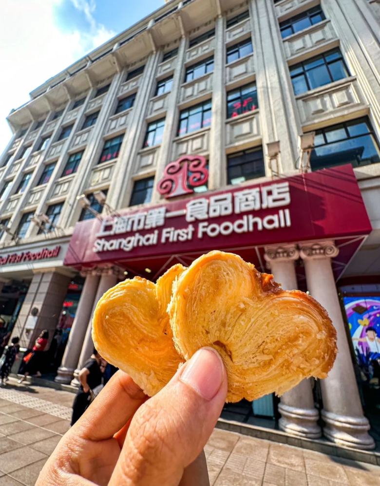 上海の定番おやつ「蝴蝶酥（フーティエスー）」 ──蝶々の形が可愛い、サクサクバター香る上海スタイルクッキー