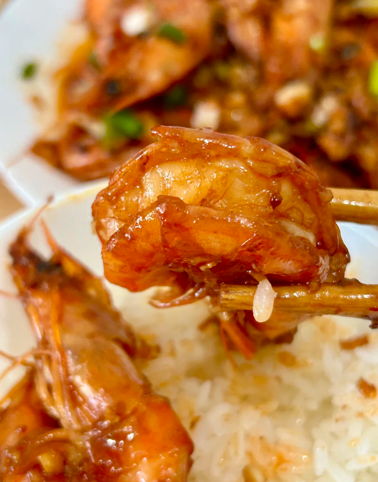 上海の絶品エビ料理「油爆蝦（ヨウバオシャー）」 ──カリッと香ばしい小エビと甘醤油の絶妙なハーモニー