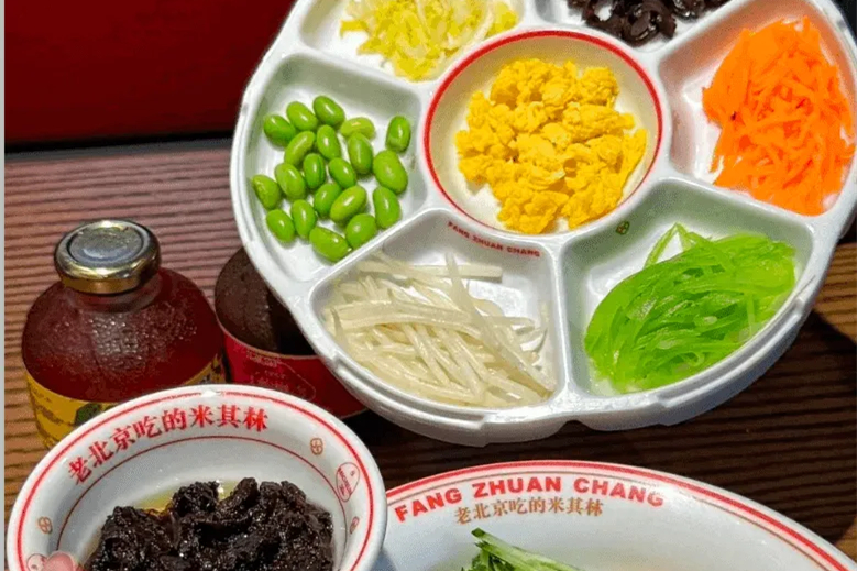 北京のソウルフード「炸醤麺」 ──肉味噌の濃厚な味わいがクセになる、北京の家庭の味