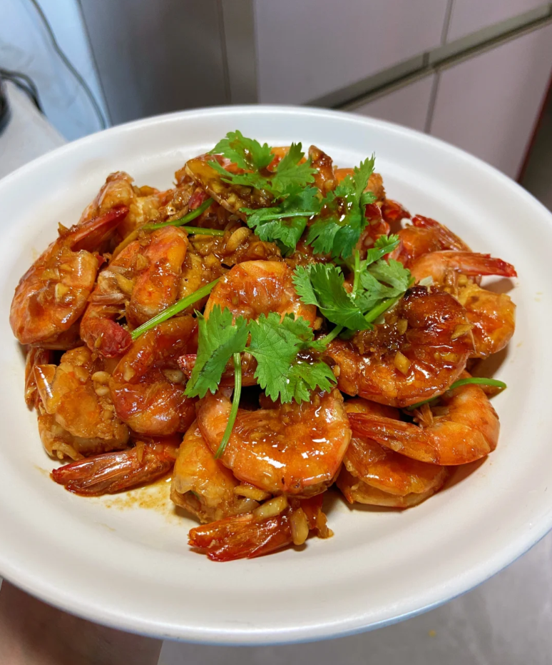 上海の絶品エビ料理「油爆蝦（ヨウバオシャー）」 ──カリッと香ばしい小エビと甘醤油の絶妙なハーモニー