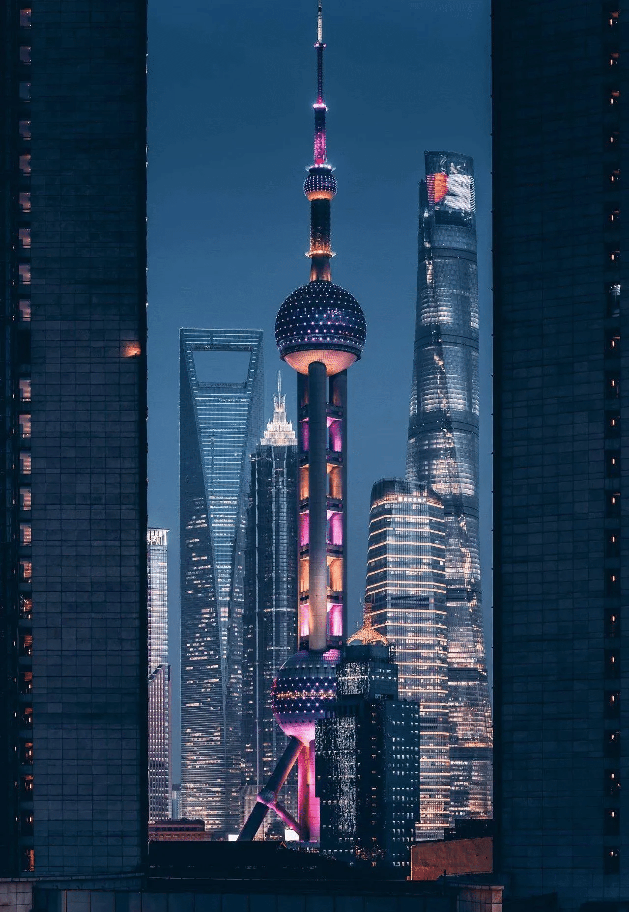 陸家嘴（りくかすい）：未来の極みに立ち、都市の天際線を掴め。