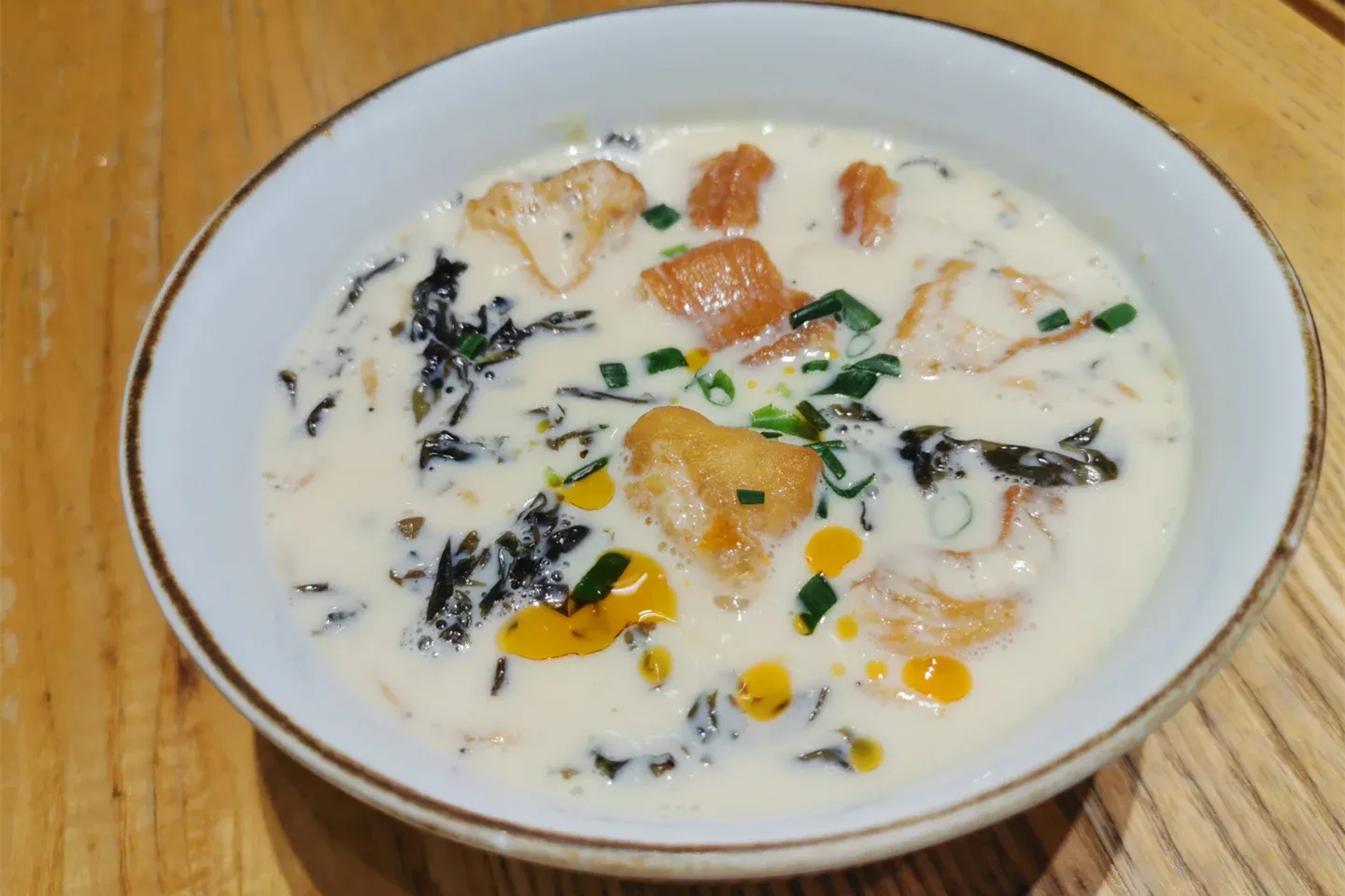 上海の朝食名物「鹹豆漿（シェンドウジャン）」 ──豆乳が変わる、驚きの一杯。上海スタイル朝食の真髄