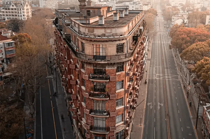 武康路：歴史ある街角でカフェタイム