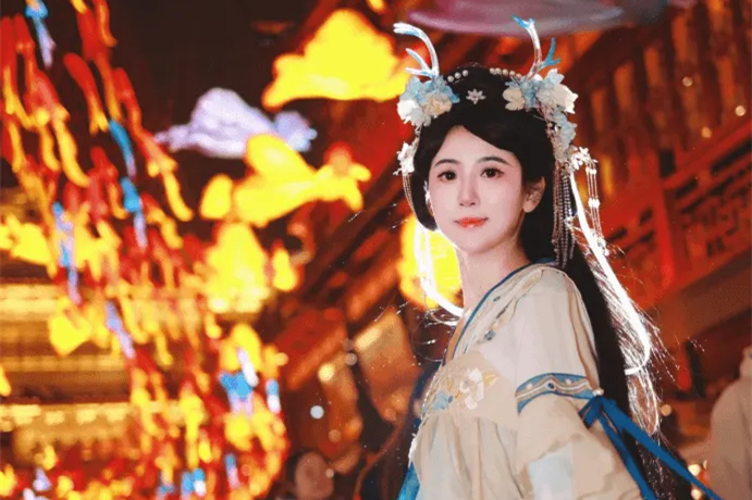 上海の古镇で楽しむ古代衣装体験 ──時代劇の主人公に！水郷町で味わう中国コスプレ旅