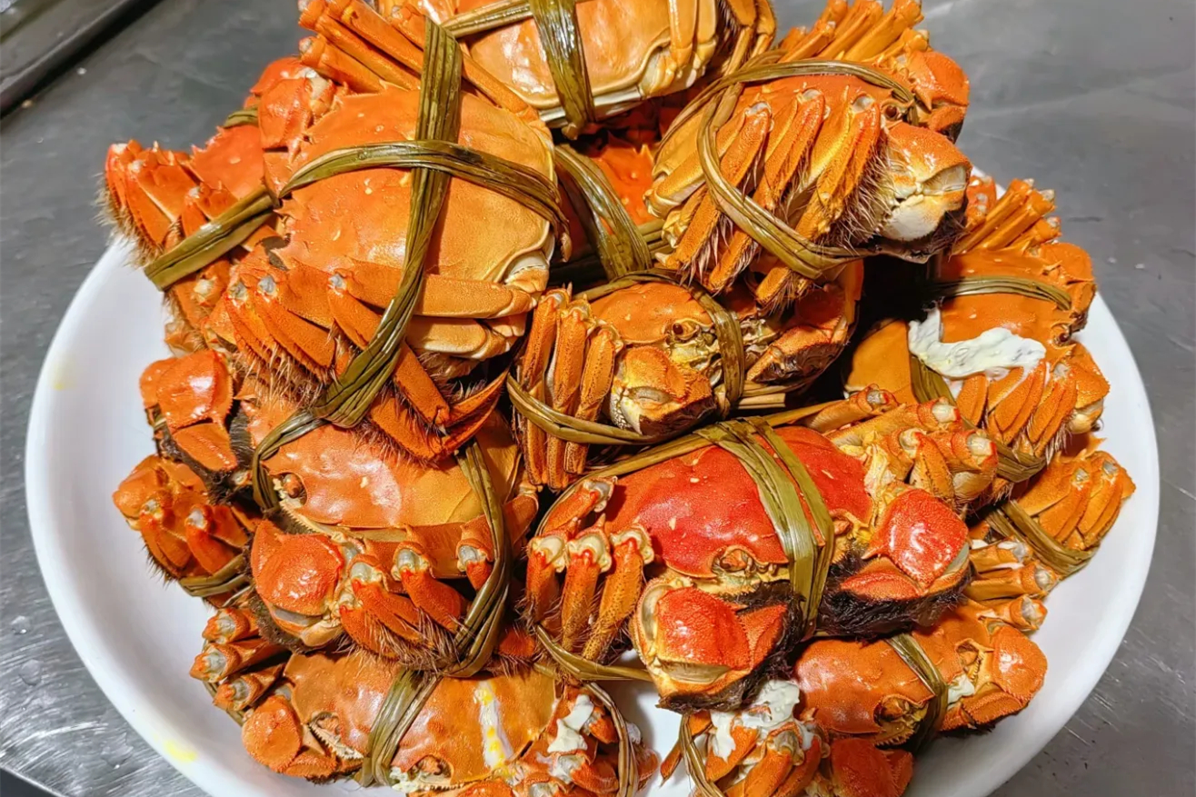 上海の秋の味覚「大閘蟹（ダージャーシエ）」 ──黄金の蟹味噌がとろける、湖の宝石との出会い