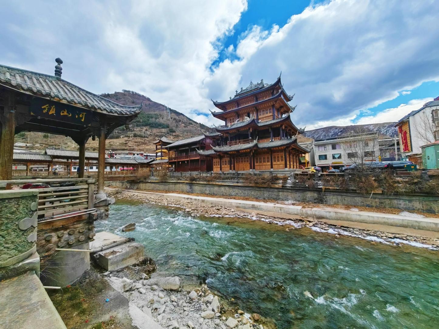 [6日間]九寨溝＆パンダ基地！文化と自然の二重体験・四川料理,パンダ,四川西部,人気スポット,おすすめ スポット,中国旅行パンダの旅,四川旅行