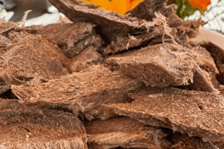 四川の高原グルメ「牦牛肉干」 ──標高3000メートルが育んだ、歯ごたえ抜群のビーフジャーキー