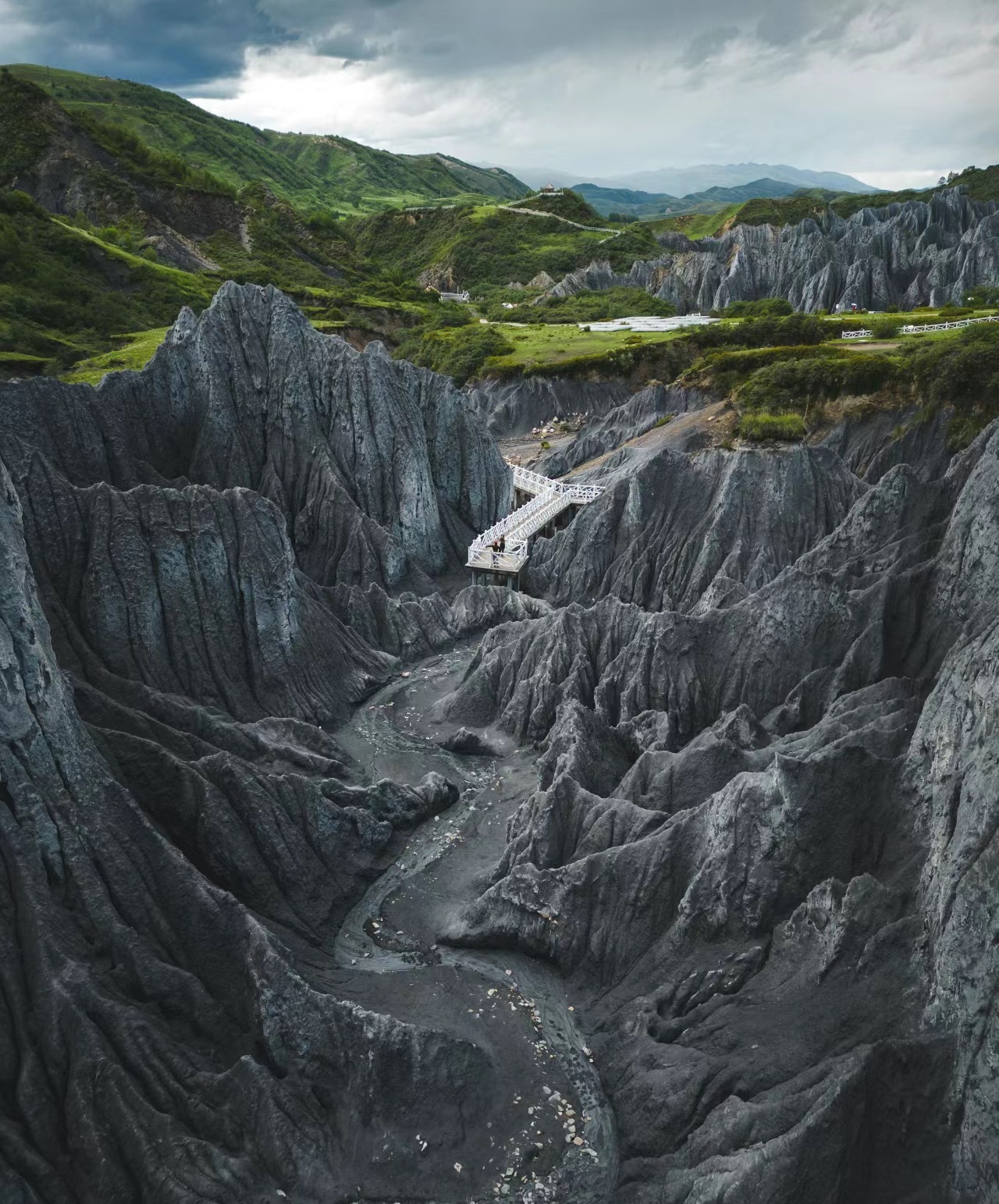 [6日間]四川西部一周！絶景観光ツア・四川料理,パンダ,四川西部,人気スポット,おすすめ スポット,中国旅行パンダの旅,四川旅行