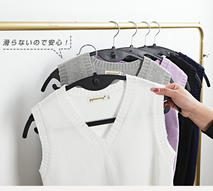 ハンガー すべらない 30本セット 20本セット 50本セット 跡がつかない 頑丈耐用 型崩れない 滑り止め スリム 収納 省スペース フック回転 耐荷重 連続掛け ランドリー ジャケット セーター ズボン 新生活 家庭用 業務 プレゼント