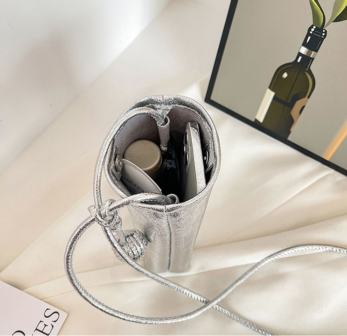 スマホポーチ ポシェット キラキラ pu ミニショルダーバッグ ショルダーポーチ かわいい 携帯ポシェット 携帯ポーチ ショルダーバッグ おしゃれ iPhone 斜めがけ 大人 通勤 通学 旅行 縦型 多収納 ゴールド シルバー