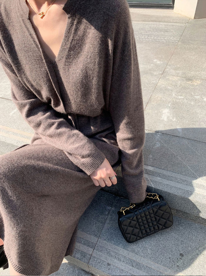 ニットワンピース 春秋 ミモレ丈 レディース ニットワンピ ロングワンピース リブニット ワンピ 長袖 Vネック 無地 カジュアル リラックス 大人 上品
