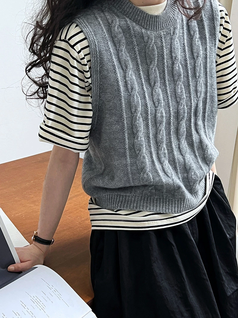 ★Knit vest おしゃれ レイヤードコーデ ニットベスト 送料無料 ♪